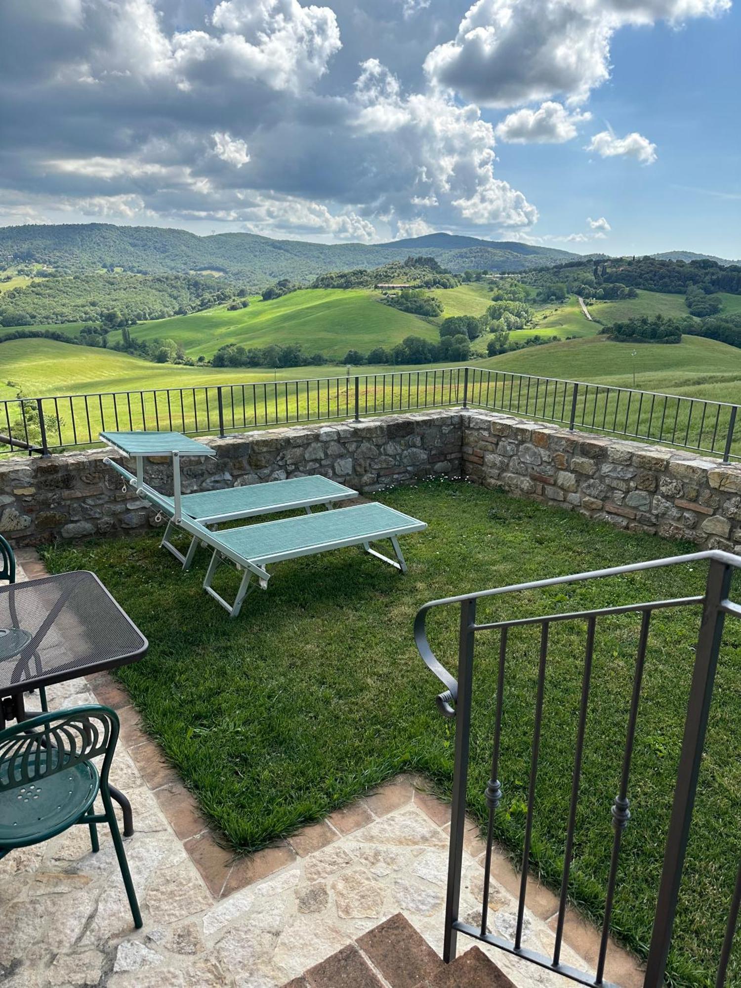 Borgo Tignano Apartment Casole dʼElsa Exterior foto